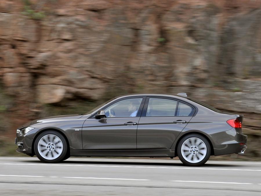  BMW 320d Sedan Modern Line 2012 года  (фото 2 из 16)
